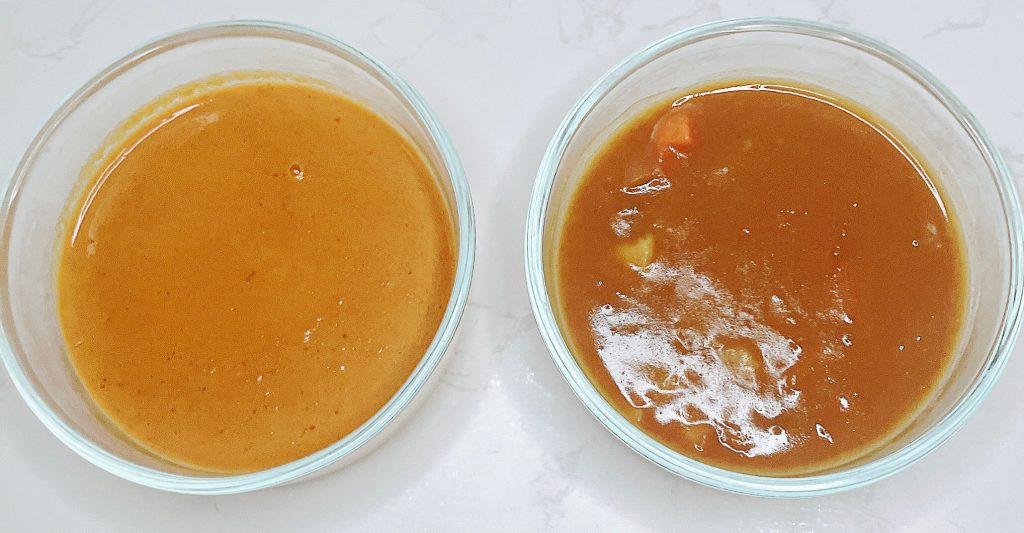 Side-by-side comparison of keto Japanese curry sauce and classic roux-based curry sauce.