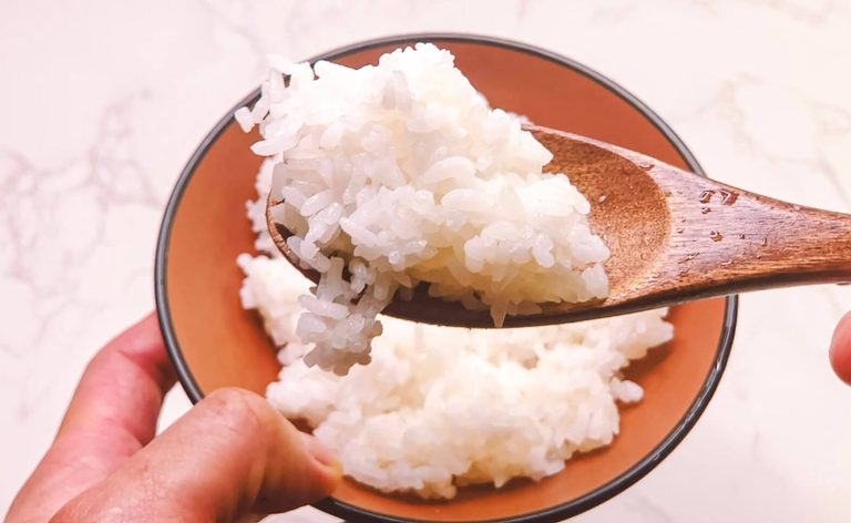 Perfect cooked white rice texture showing fluffy separate grains